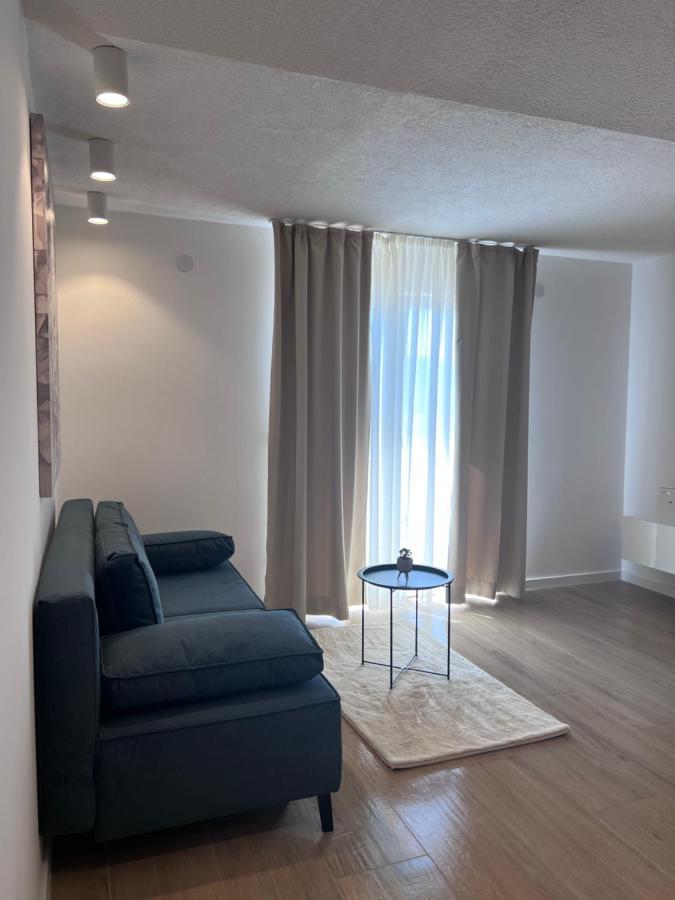 Apartment Nadalina Рогозница Экстерьер фото